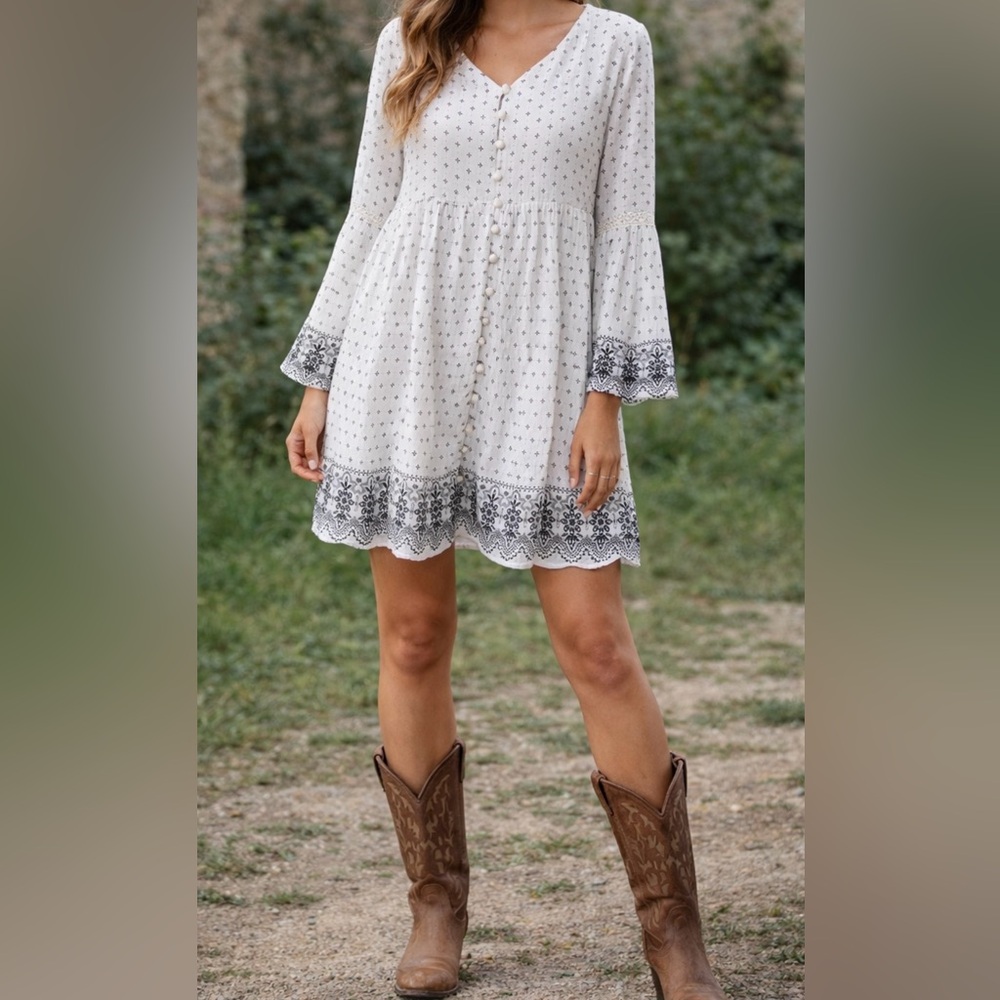 Listicle Boho Dress Front Buttons White Black Long Sleeve Boho Size M